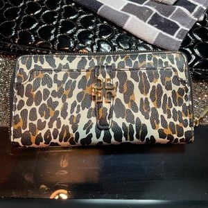 Tory burch wallet